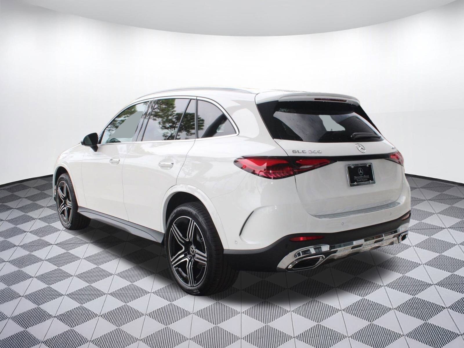 2026 Mercedes Benz GLC 300 4MATIC photo 3