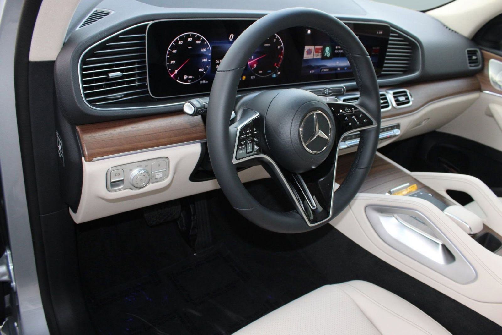 2025 Mercedes Benz GLE 350 4MATIC photo 4