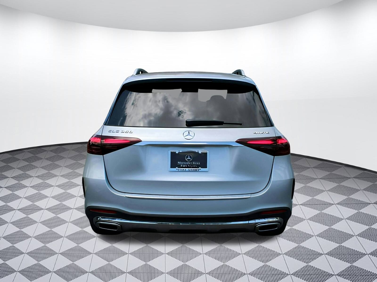 2025 Mercedes Benz GLE 350 4MATIC photo 4