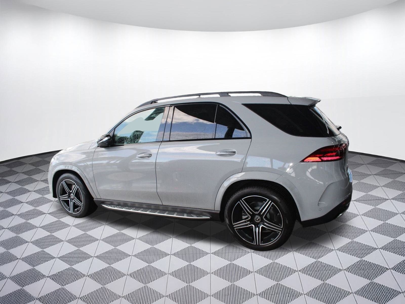 2025 Mercedes Benz GLE 350 4MATIC photo 2