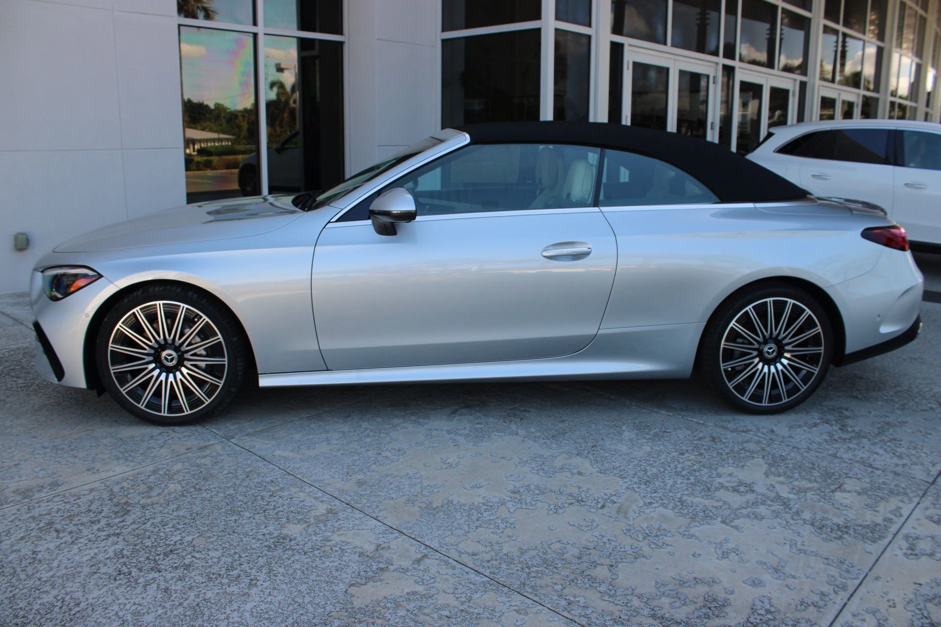 2026 Mercedes Benz CLE 300 4MATIC Cabriolet photo 2