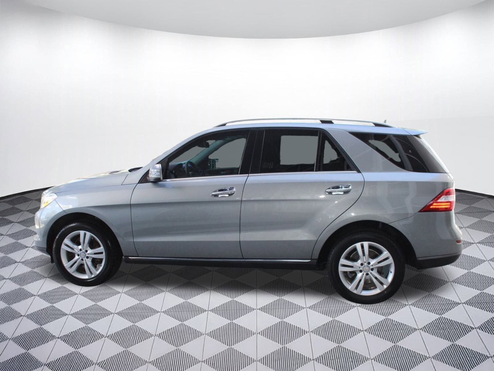 2015 Mercedes Benz ML 350 photo 2
