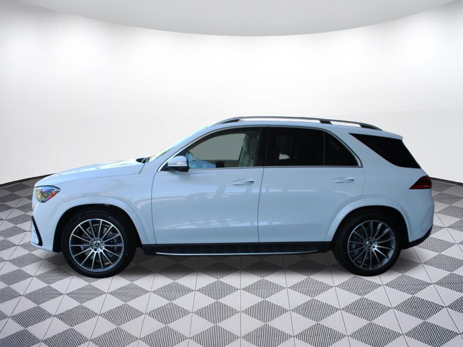 2026 Mercedes Benz GLE 450 4MATIC photo 2
