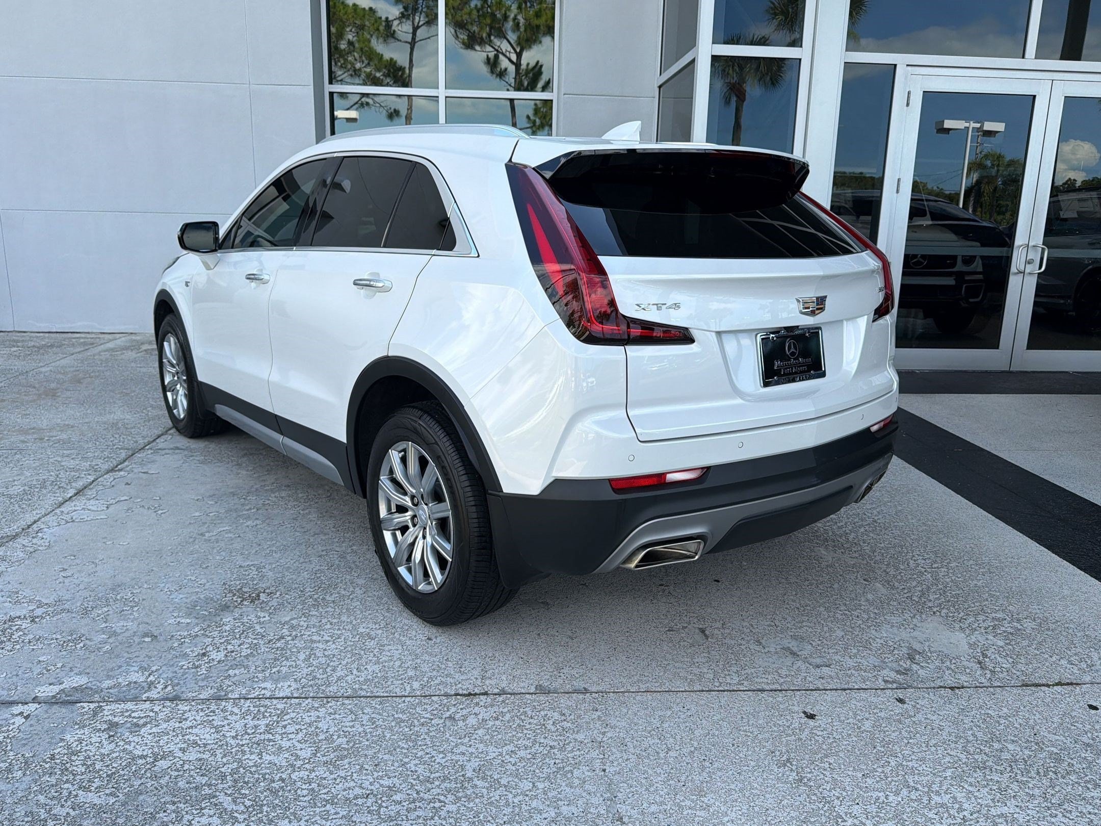 XT4 FWD Premium Luxury SUV
