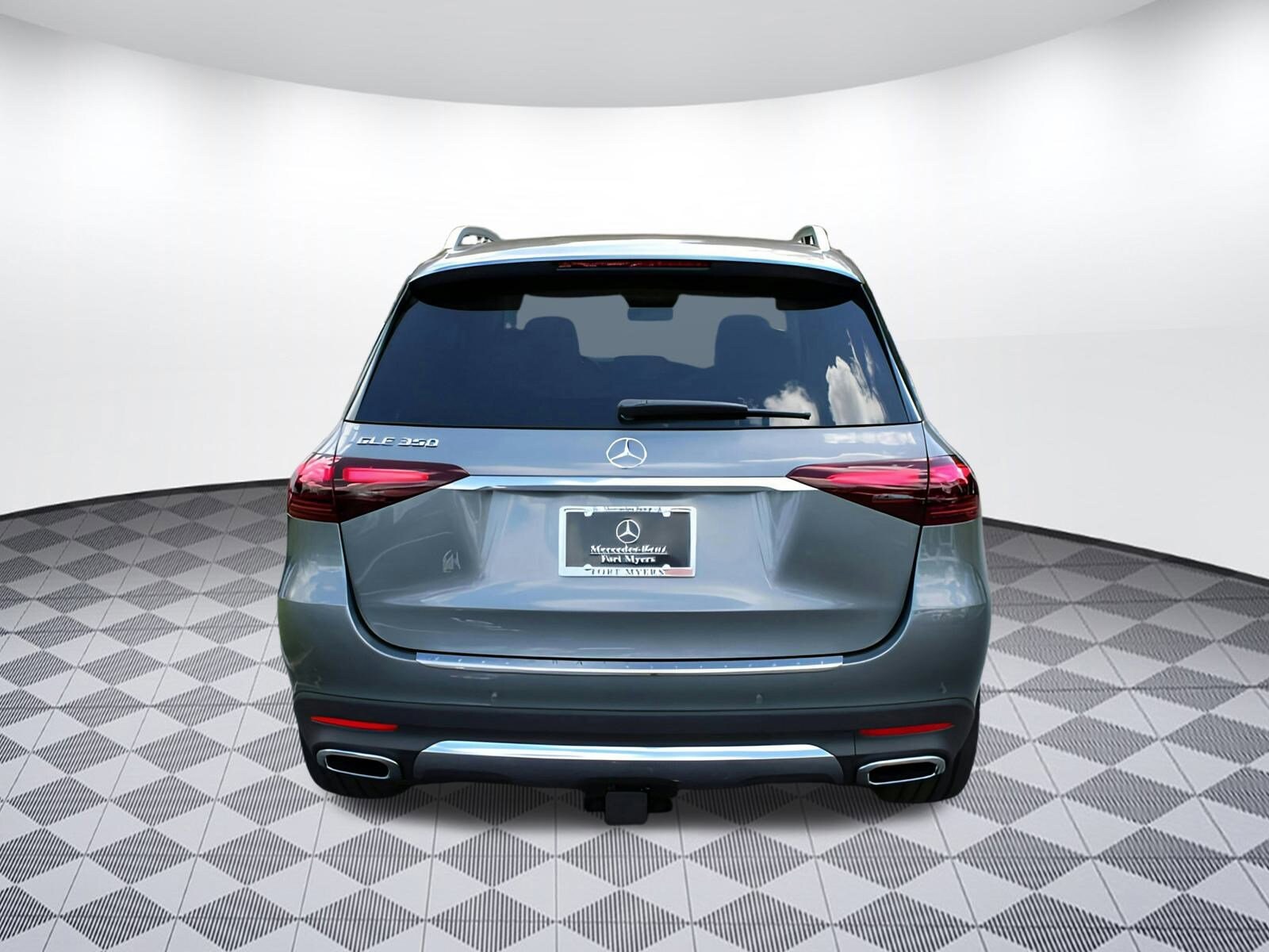 2025 Mercedes Benz GLE 350 4MATIC photo 4