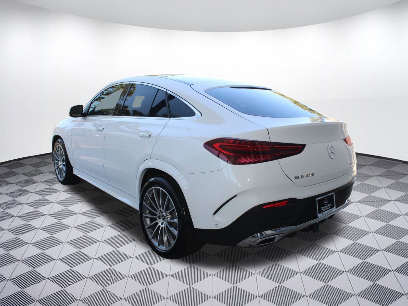 2026 Mercedes Benz GLE 450 4MATIC photo 2