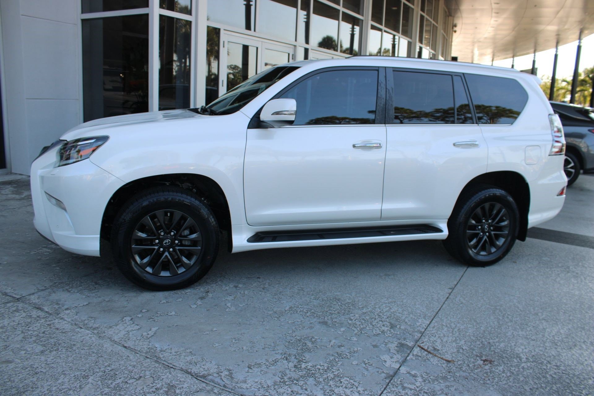 2021 Lexus GX 460 Premium photo 2