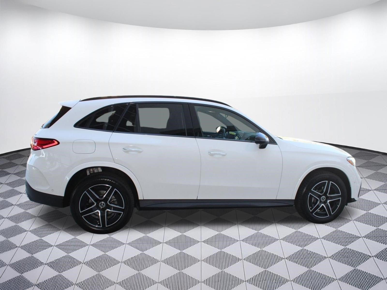 2026 Mercedes-Benz GLC Base - Photo 8