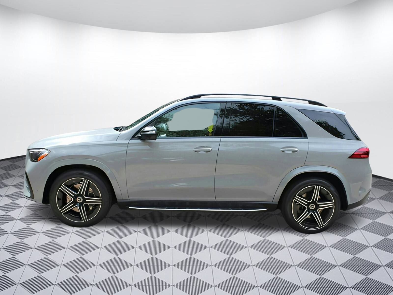 2025 Mercedes Benz GLE 350 photo 4