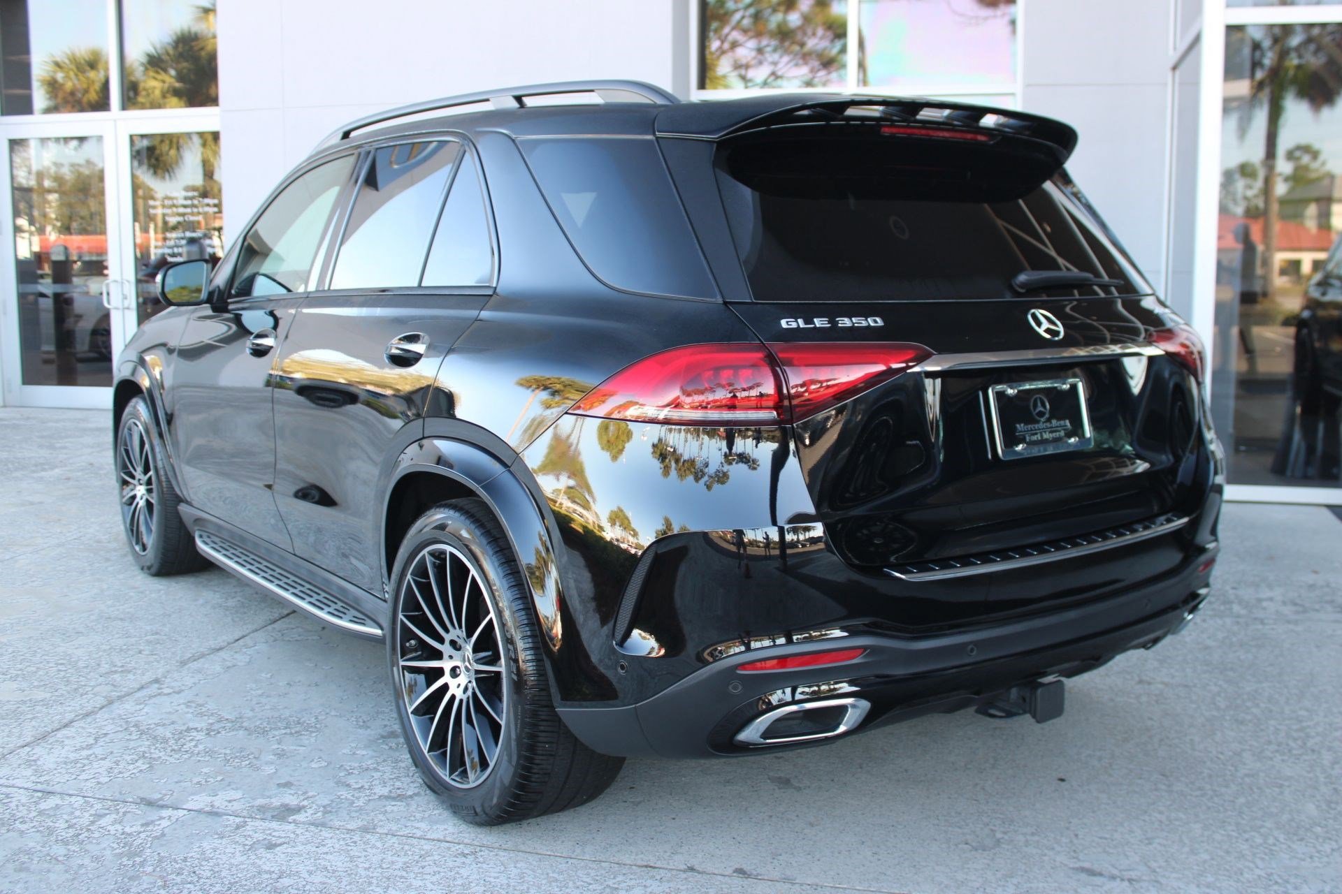 2023 Mercedes Benz GLE 350 4MATIC photo 2