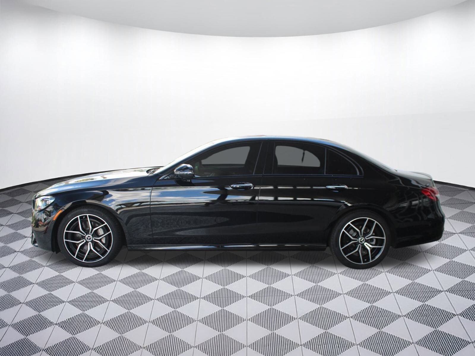 2022 Mercedes Benz E 350 Sedan photo 2