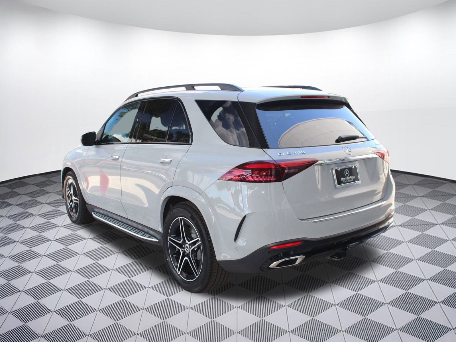 2026 Mercedes Benz GLE 450 4MATIC photo 2