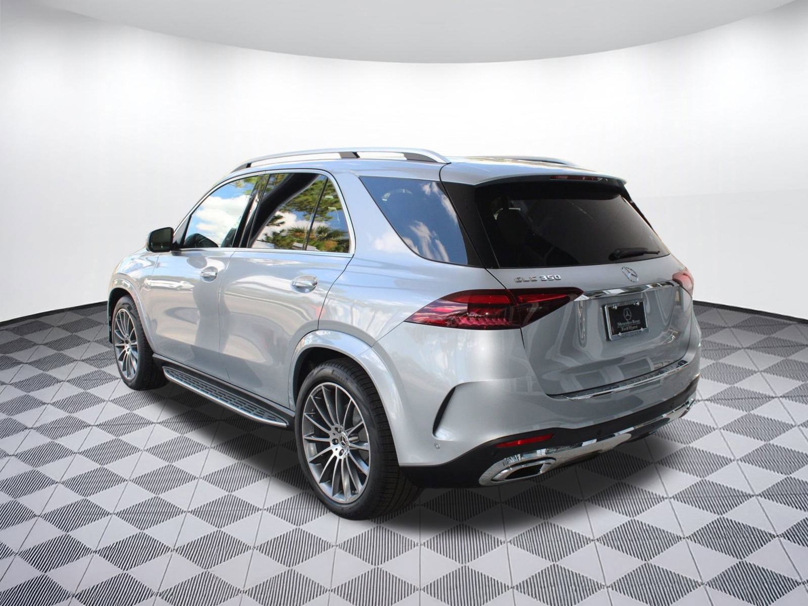 2026 Mercedes Benz GLE 350 photo 2