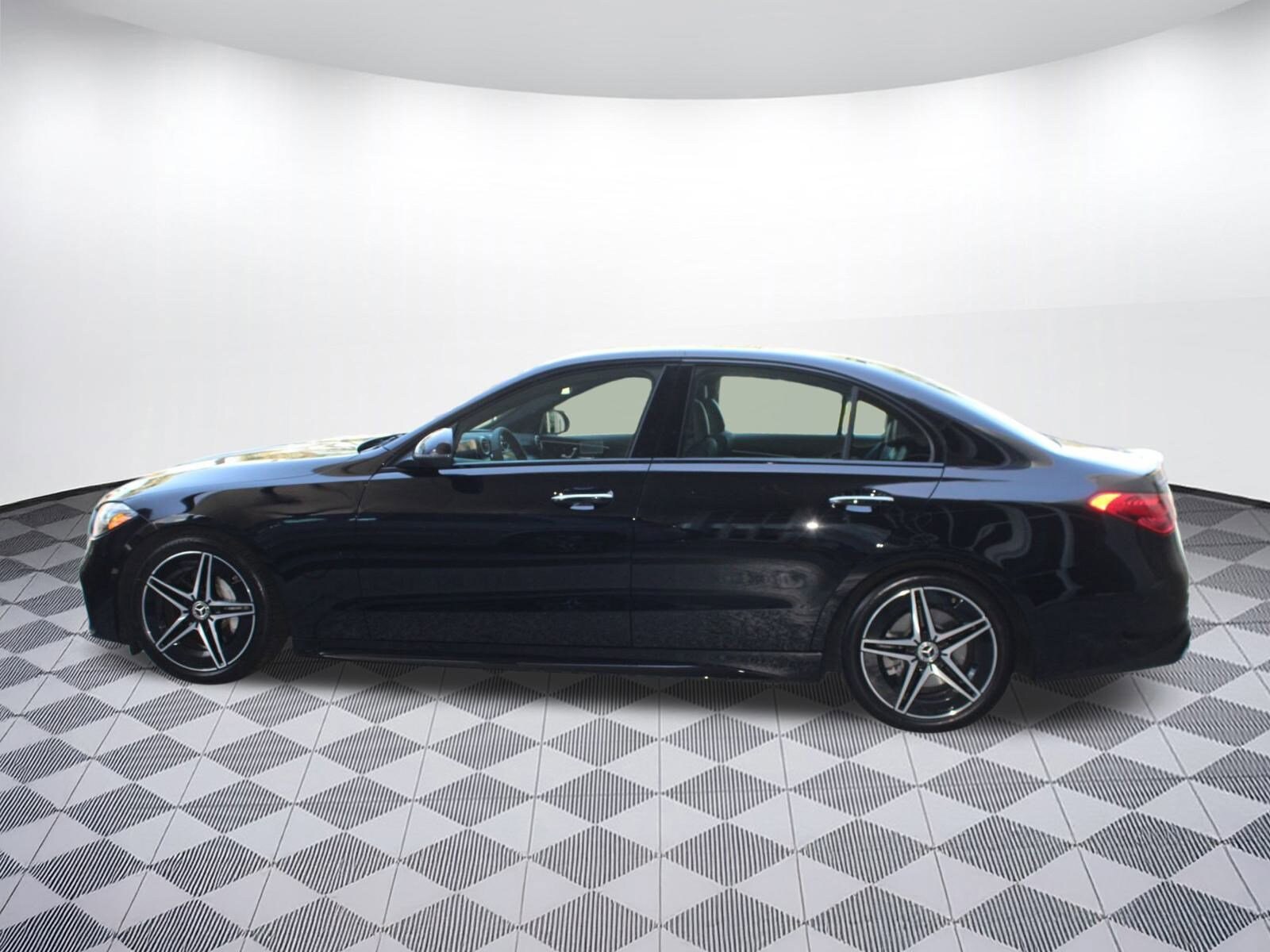 2022 Mercedes Benz C 300 Sedan photo 2