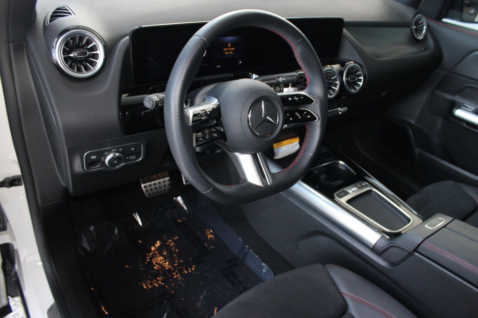 2025 Mercedes Benz GLA 250 photo 4