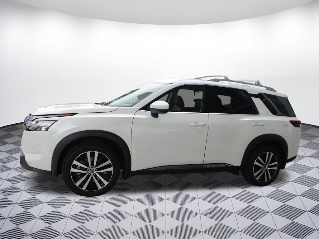 Used 2023 Nissan Pathfinder Platinum SUV