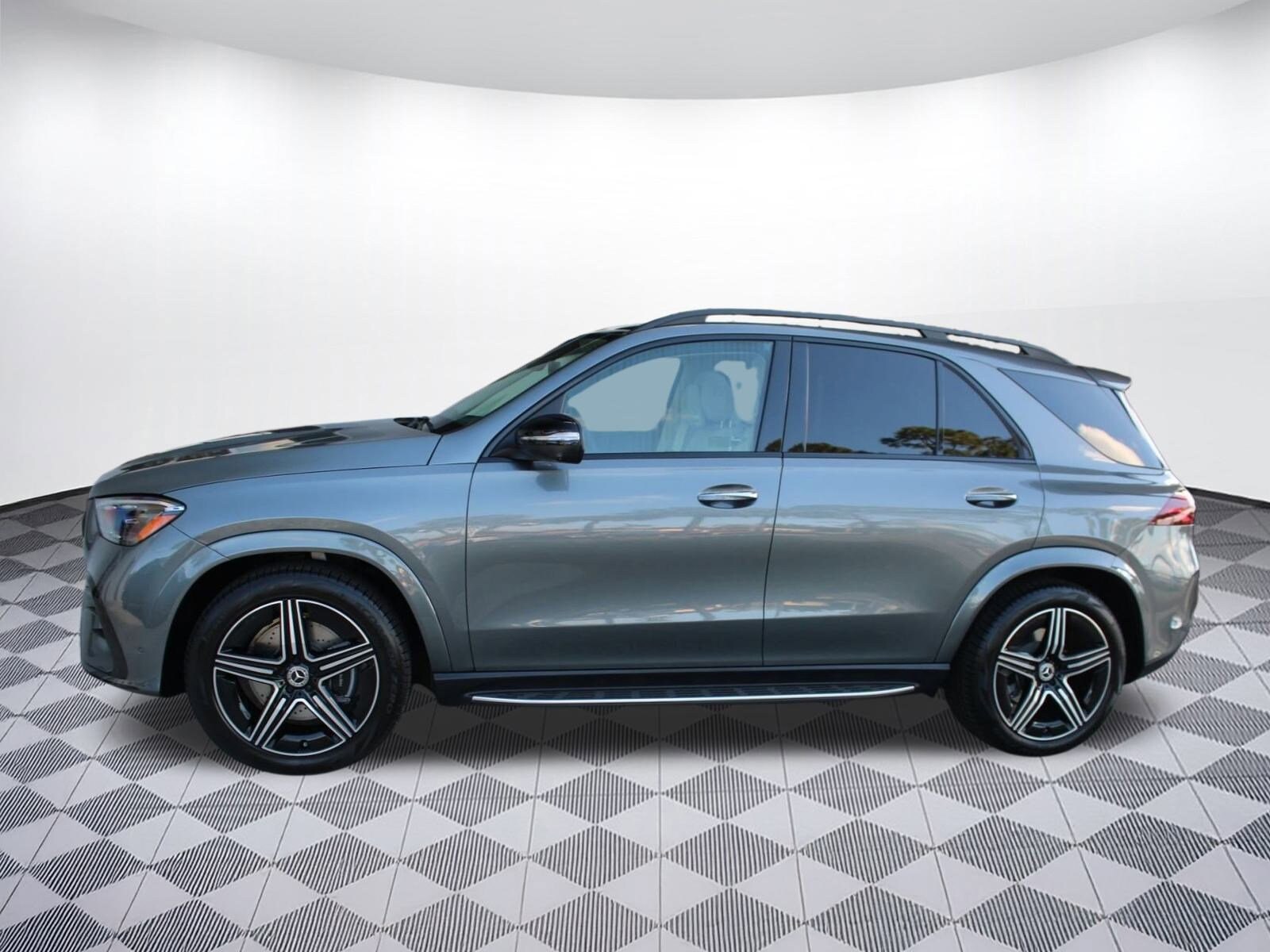 2026 Mercedes Benz GLE 350 4MATIC photo 2