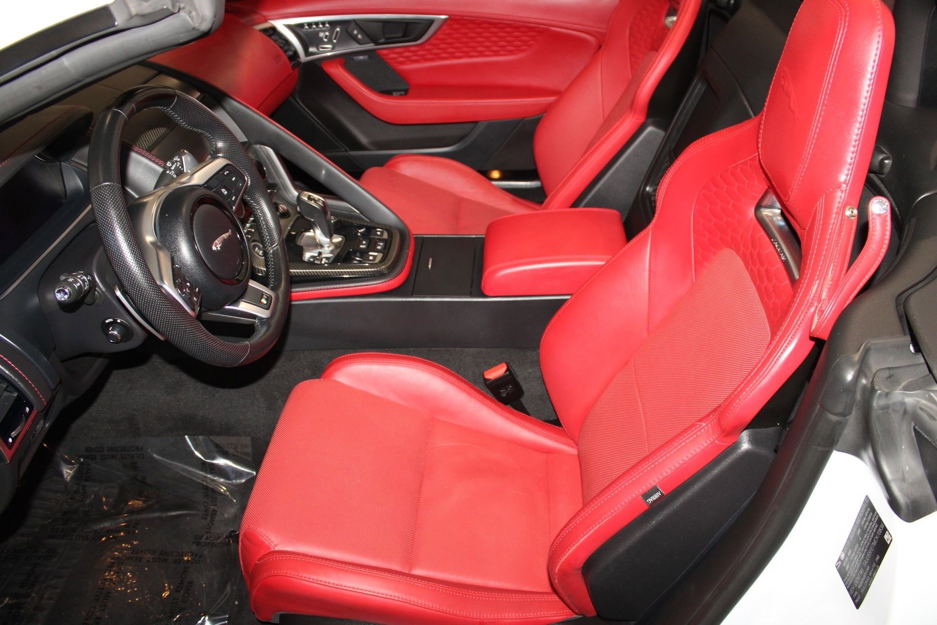 2021 Jaguar F-TYPE R photo 4