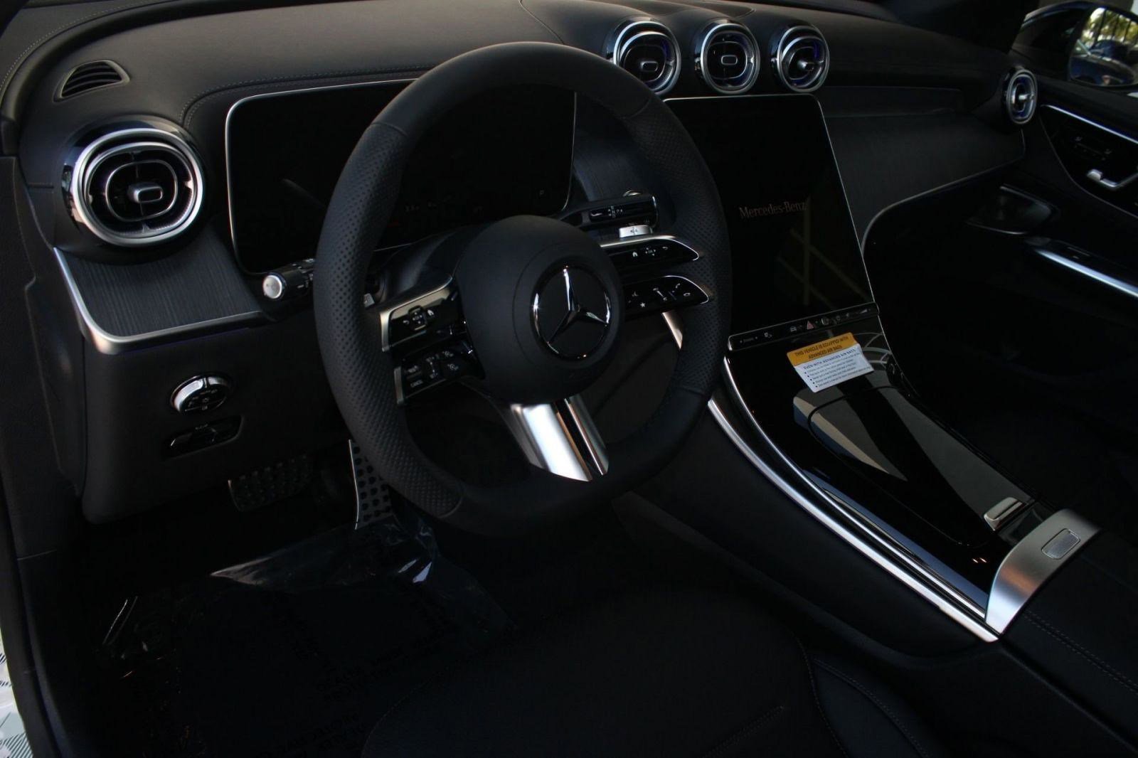 2026 Mercedes Benz GLC 300 photo 4