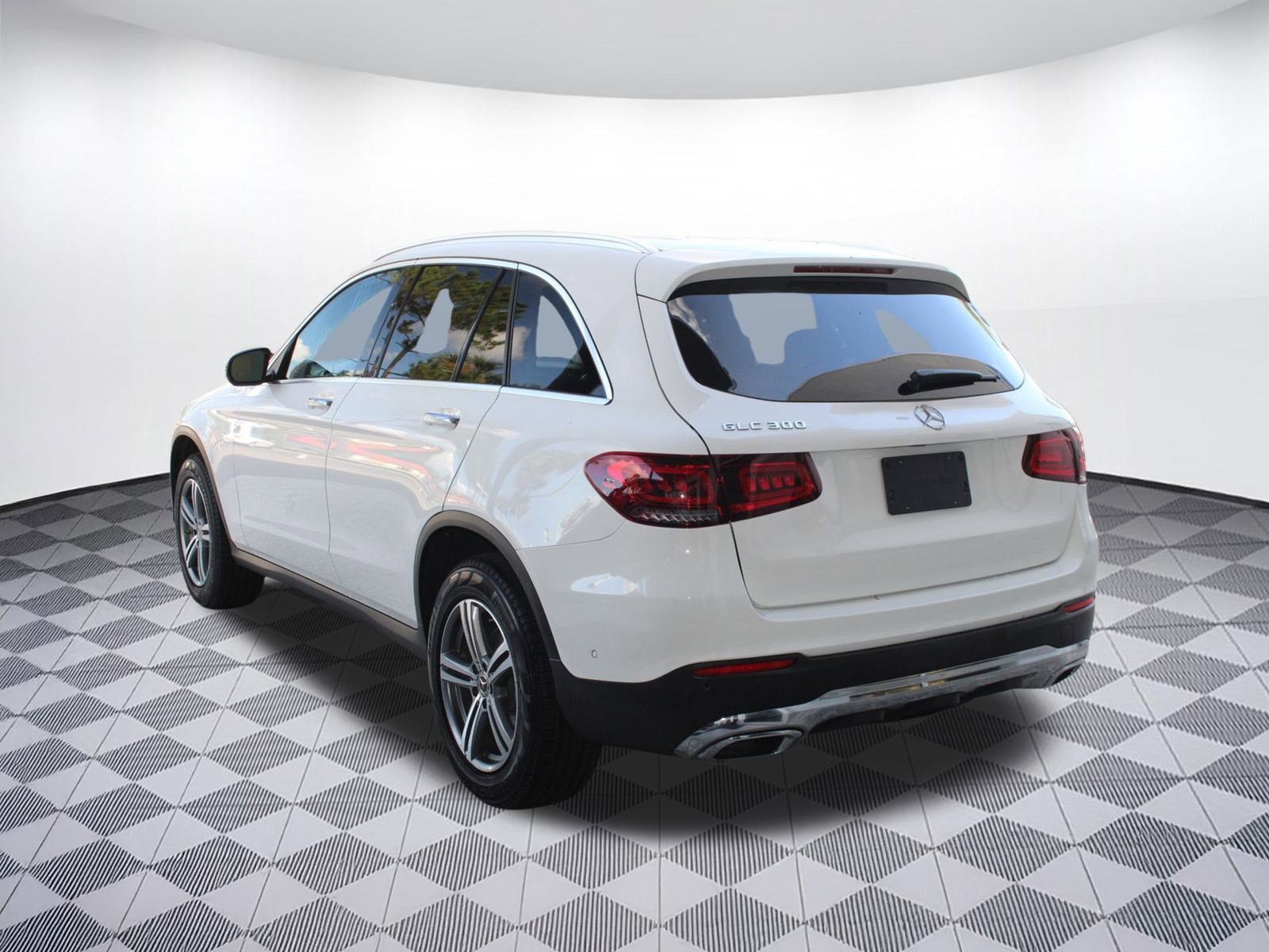 2022 Mercedes Benz GLC 300 photo 3