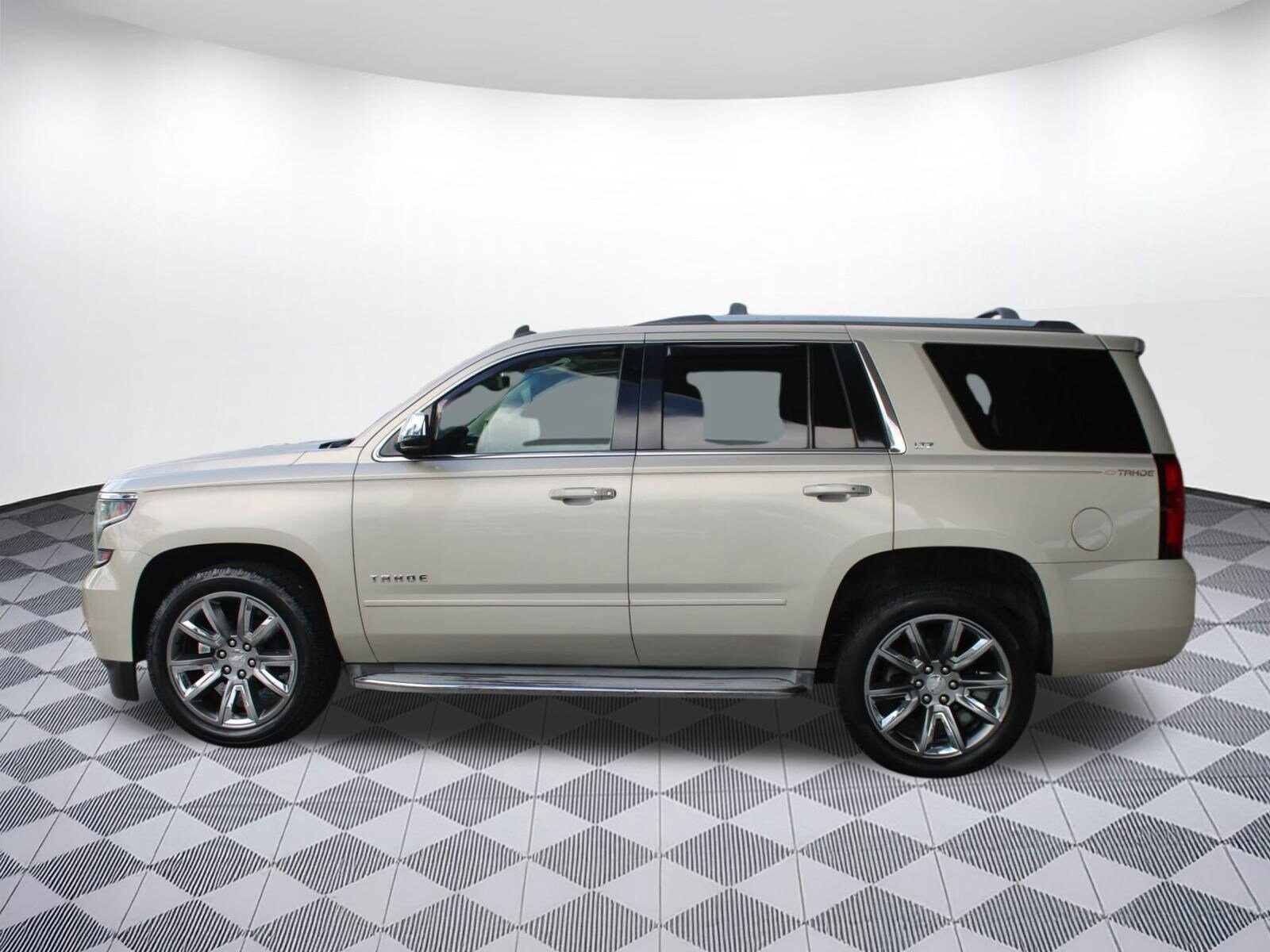 2015 Chevrolet Tahoe LTZ photo 2
