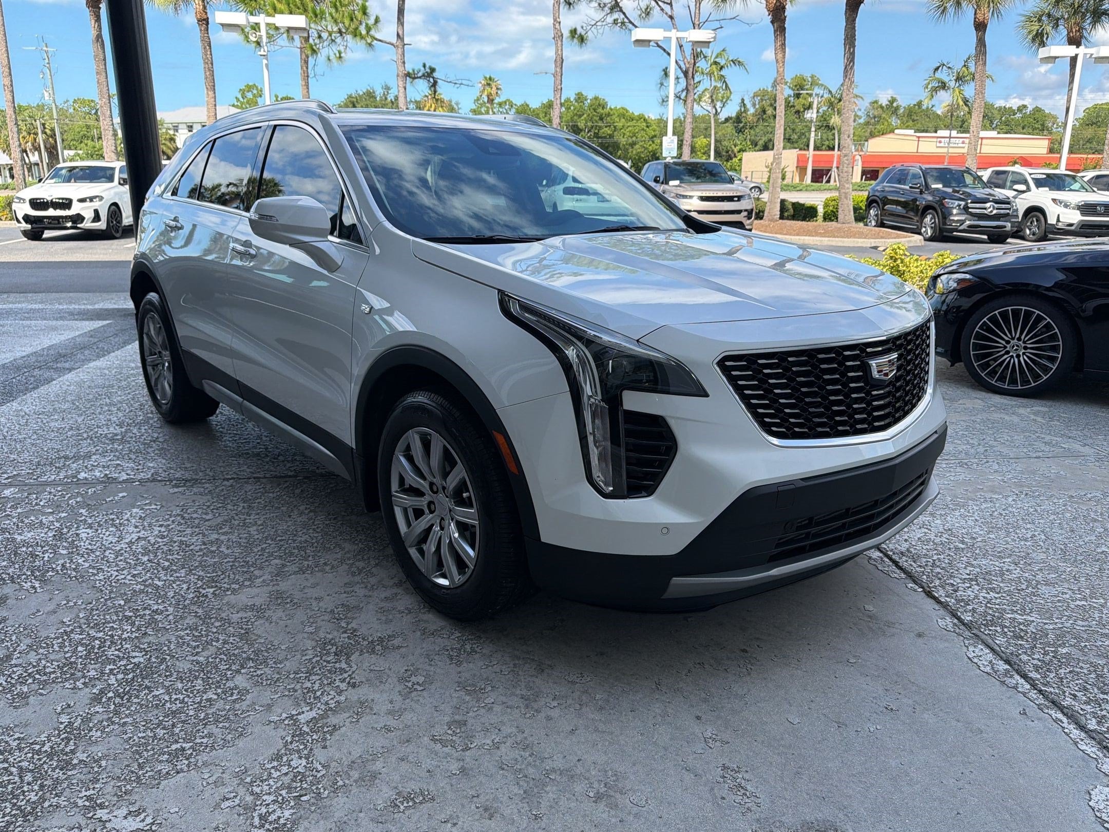 XT4 FWD Premium Luxury SUV