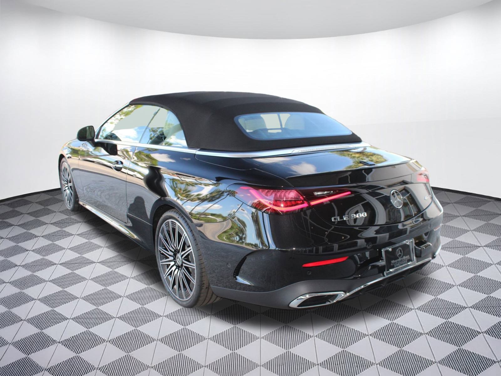 2026 Mercedes Benz CLE 300 4MATIC Cabriolet photo 3