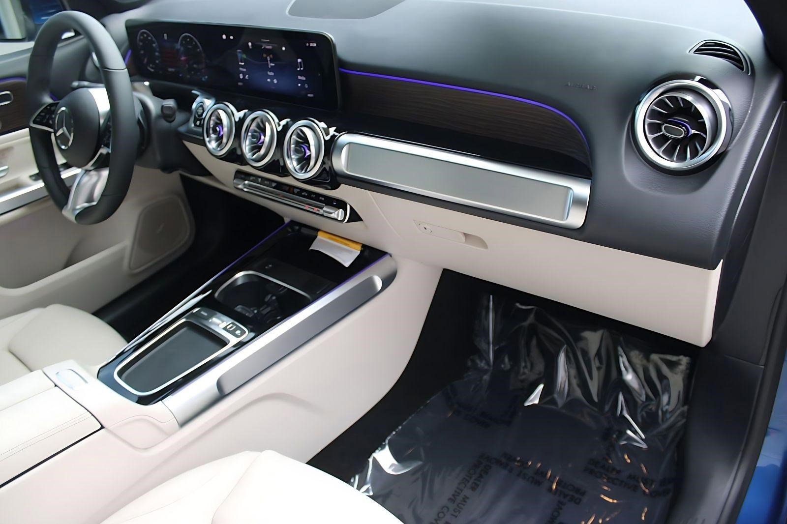2026 Mercedes-Benz GLB GLB 250 - Photo 33