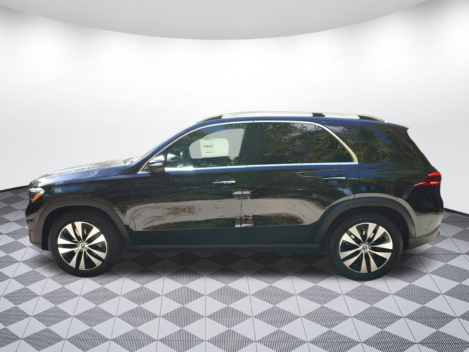 2025 Mercedes Benz GLE 350 photo 4