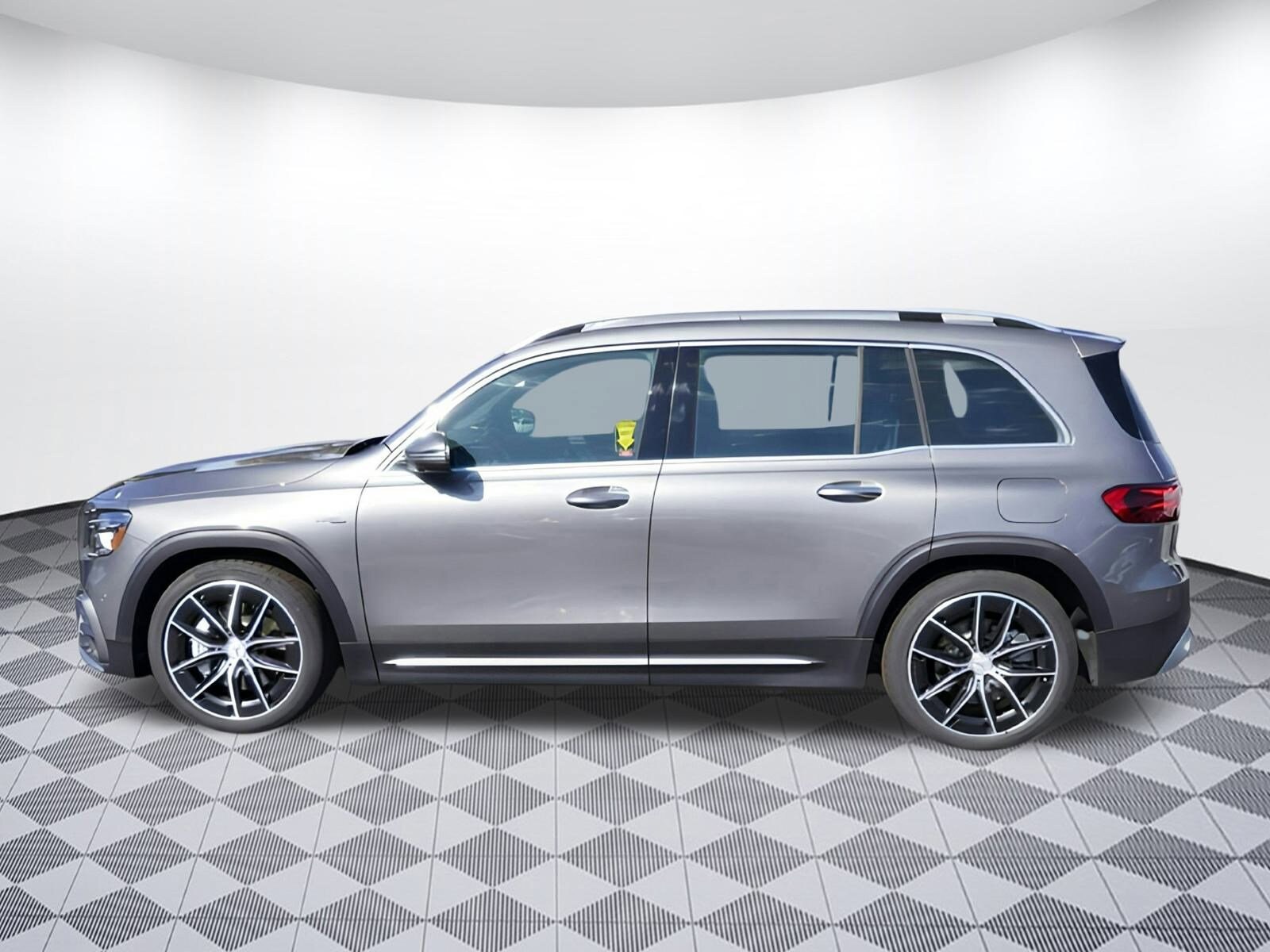 2025 Mercedes Benz GLB AMG 35 photo 4