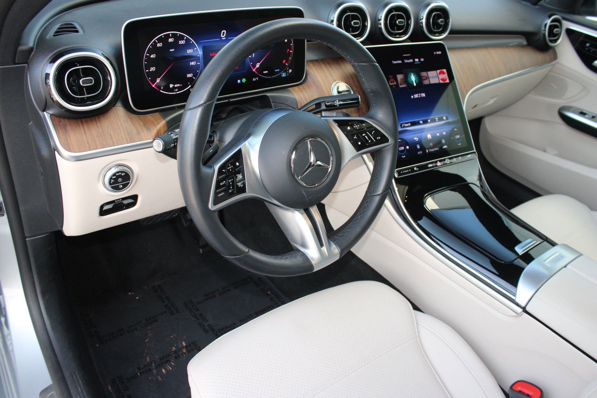 2025 Mercedes Benz C 300 Sedan photo 4