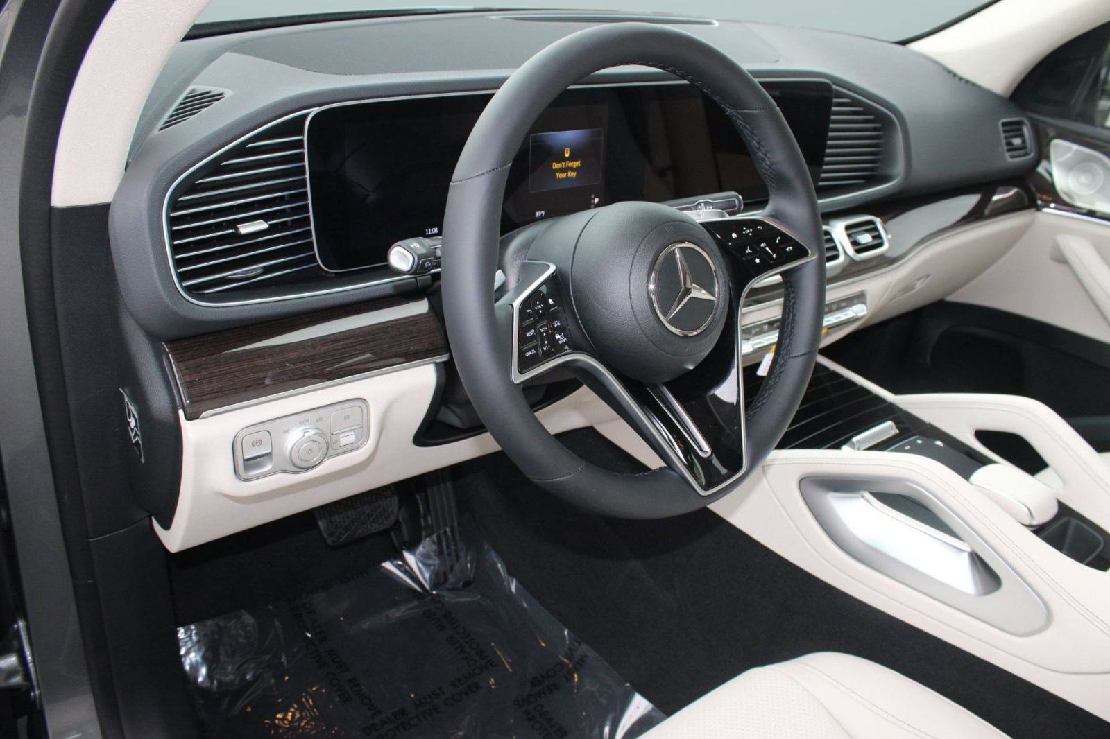 2026 Mercedes Benz GLE 450 4MATIC photo 3