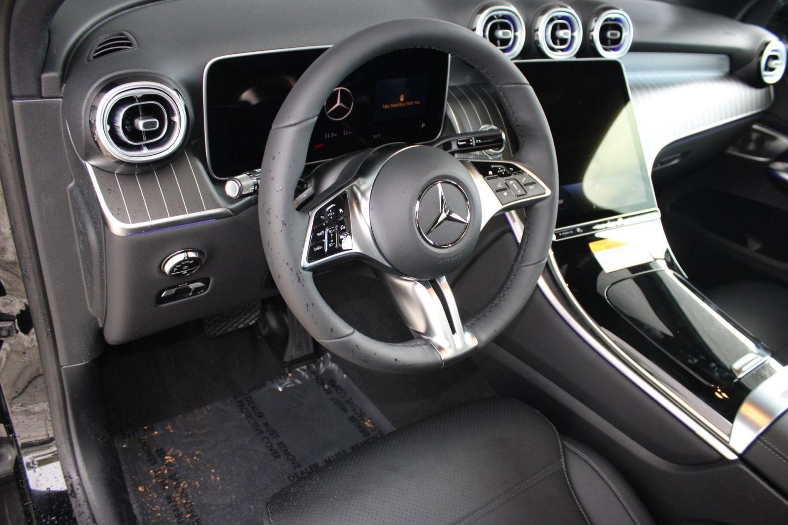 2026 Mercedes Benz GLC 300 4MATIC photo 2