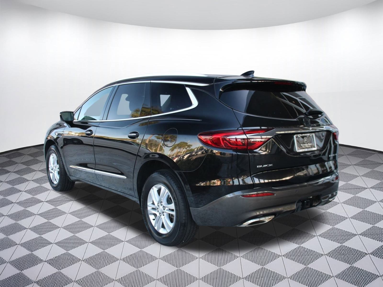 2018 Buick Enclave Essence photo 3