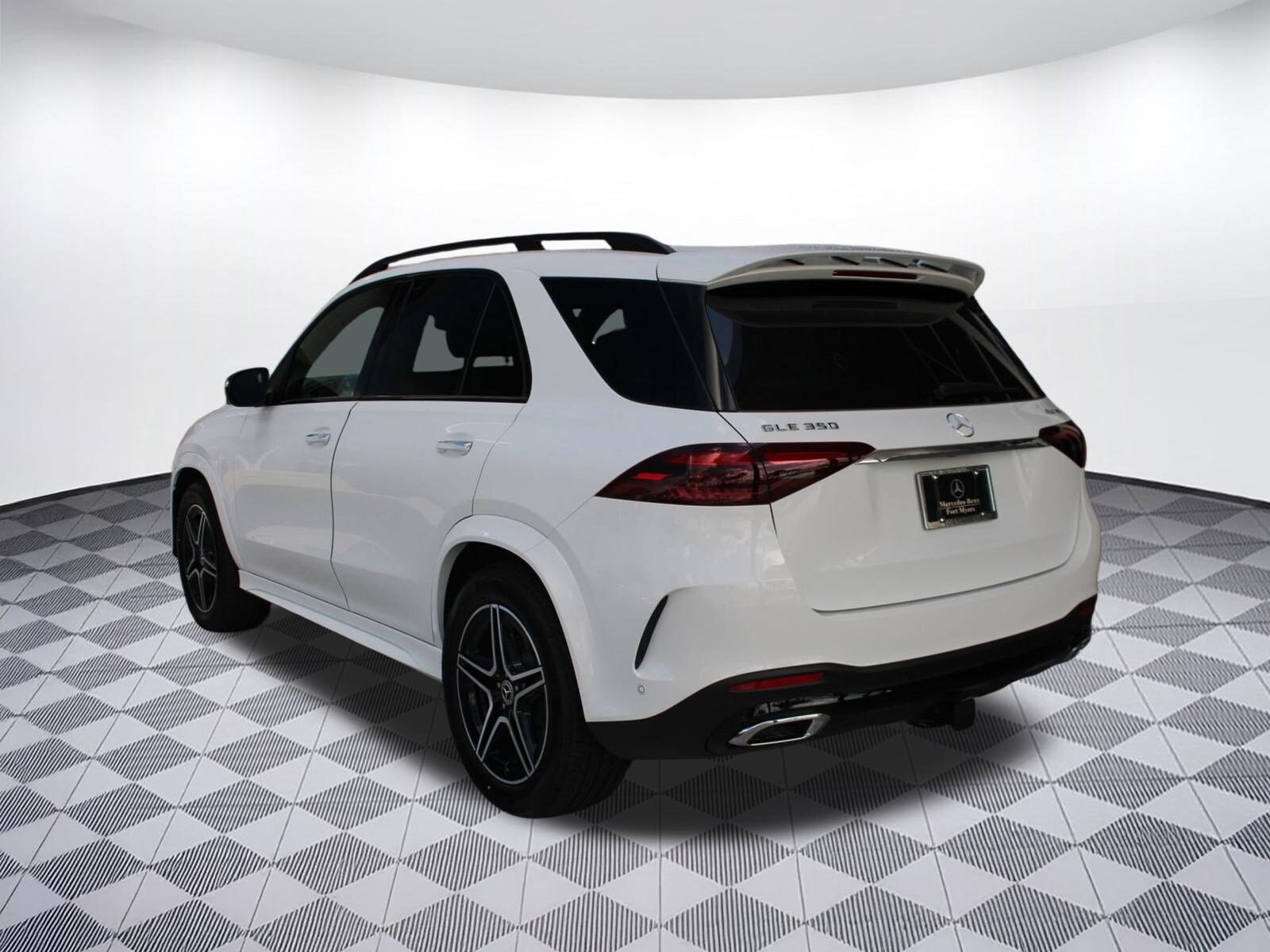 2026 Mercedes Benz GLE 350 4MATIC photo 3