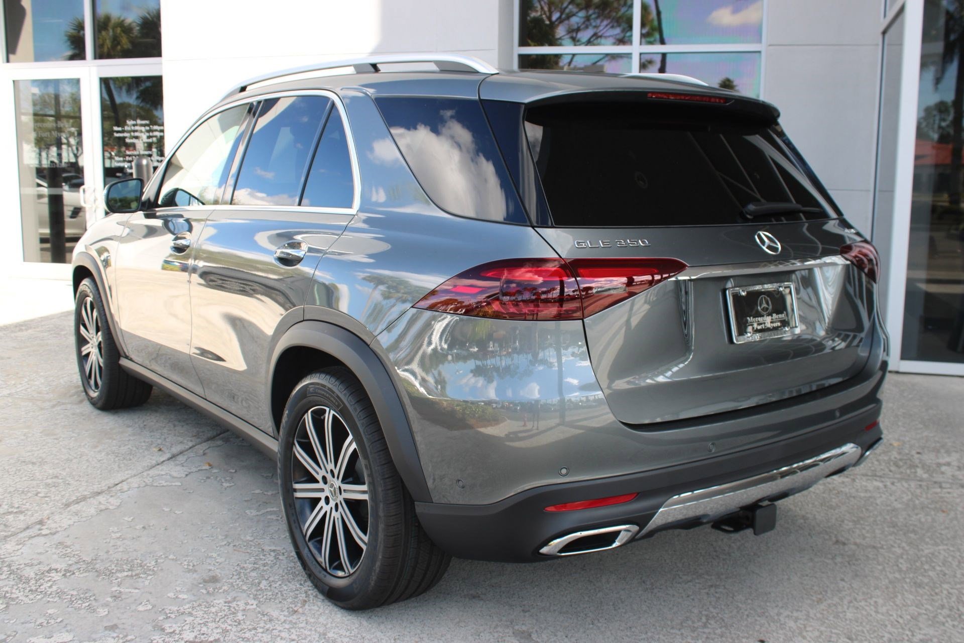 2026 Mercedes Benz GLE 350 4MATIC photo 2