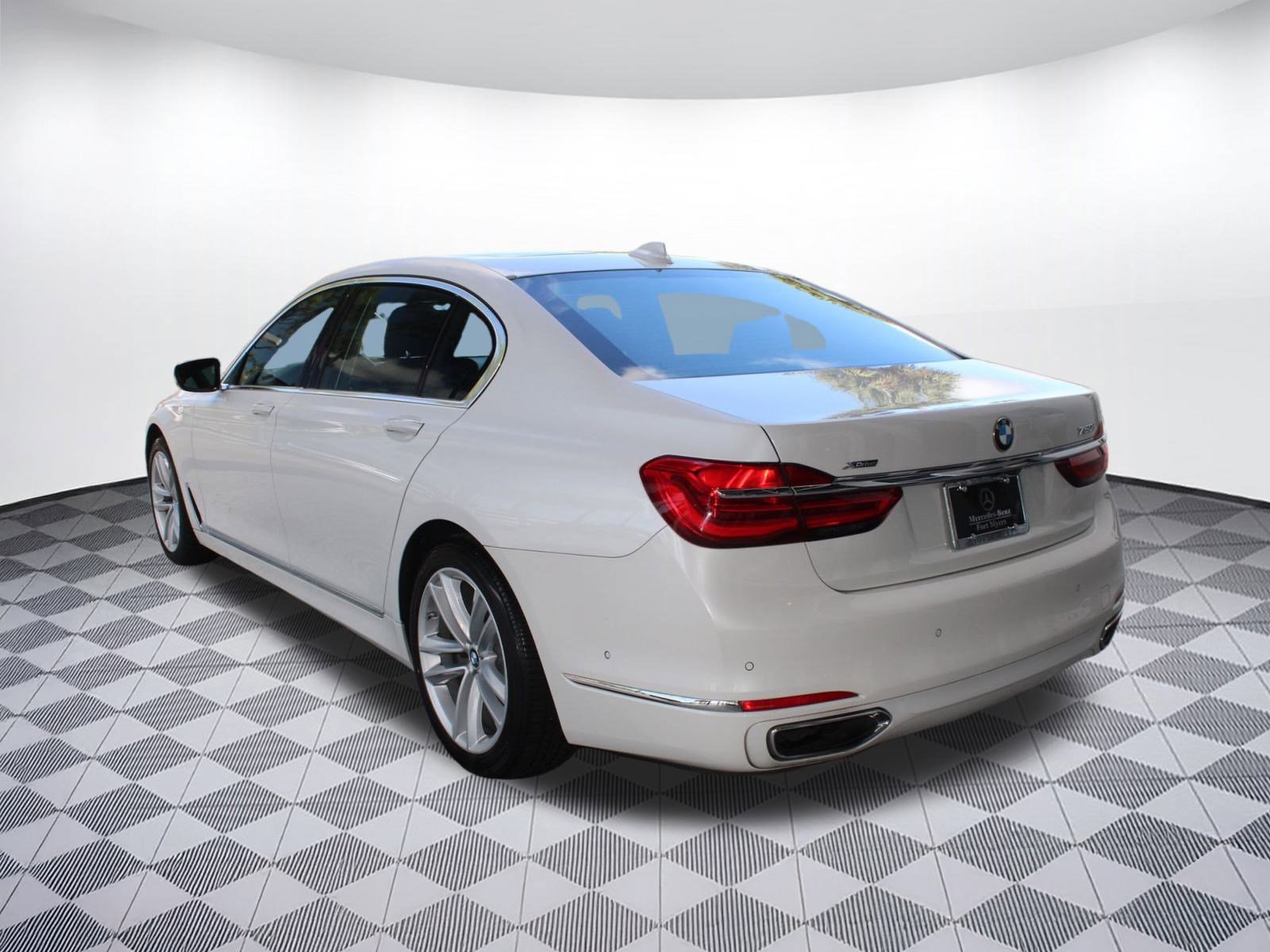 2017 Bmw 750i xDrive Sedan photo 3