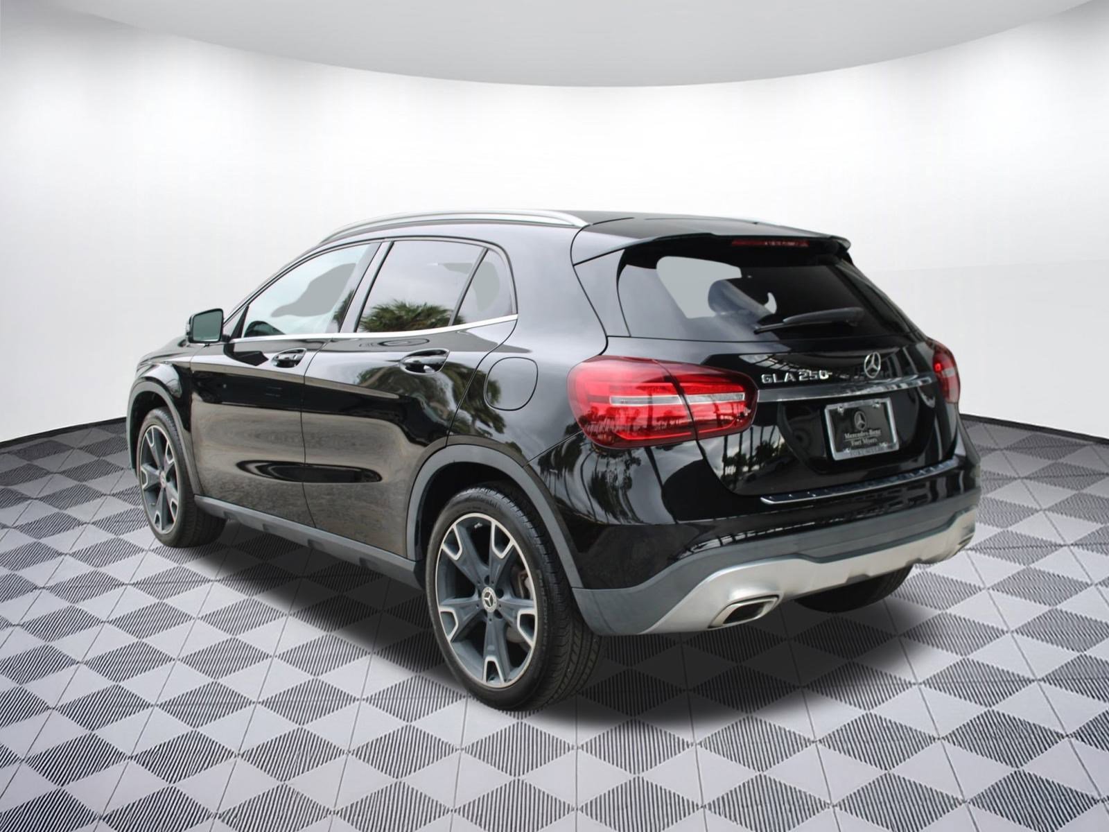 2020 Mercedes Benz GLA 250 photo 3