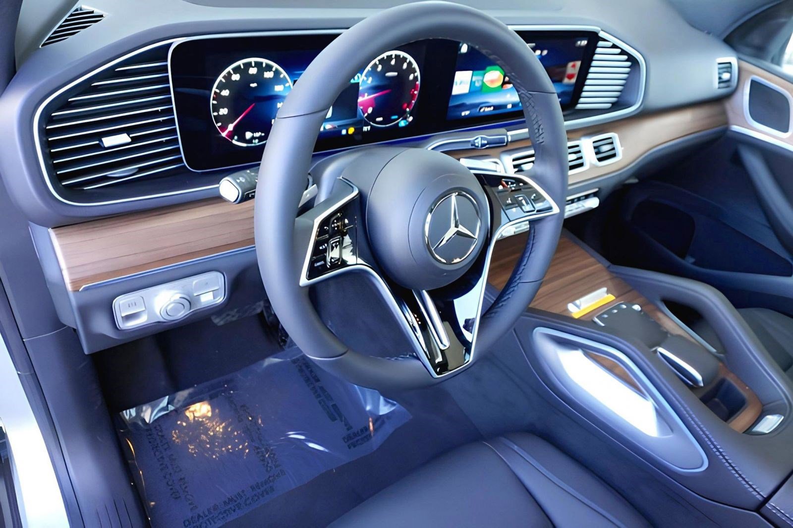 2025 Mercedes Benz GLE 350 photo 3