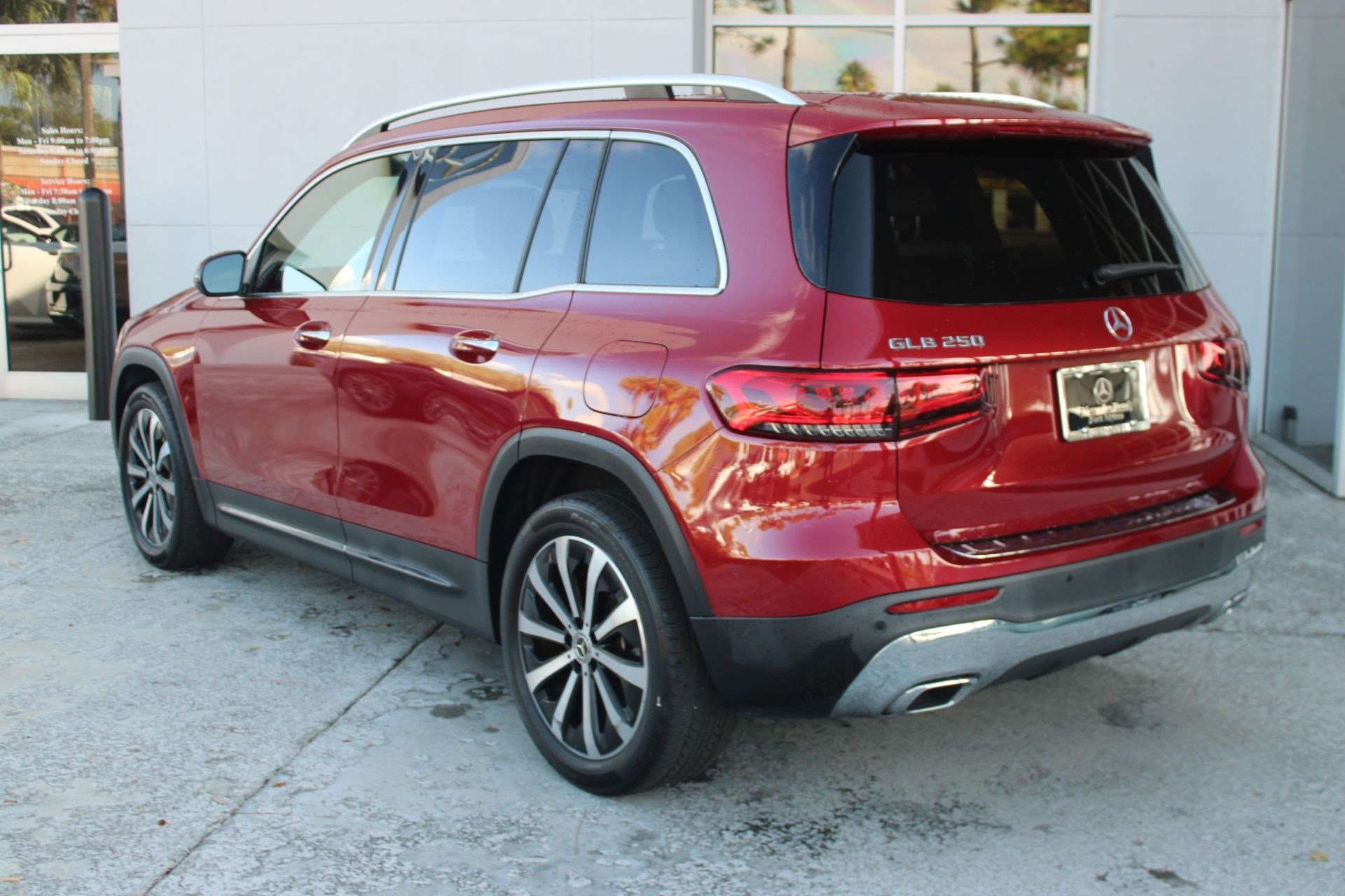 2021 Mercedes Benz GLB 250 photo 3