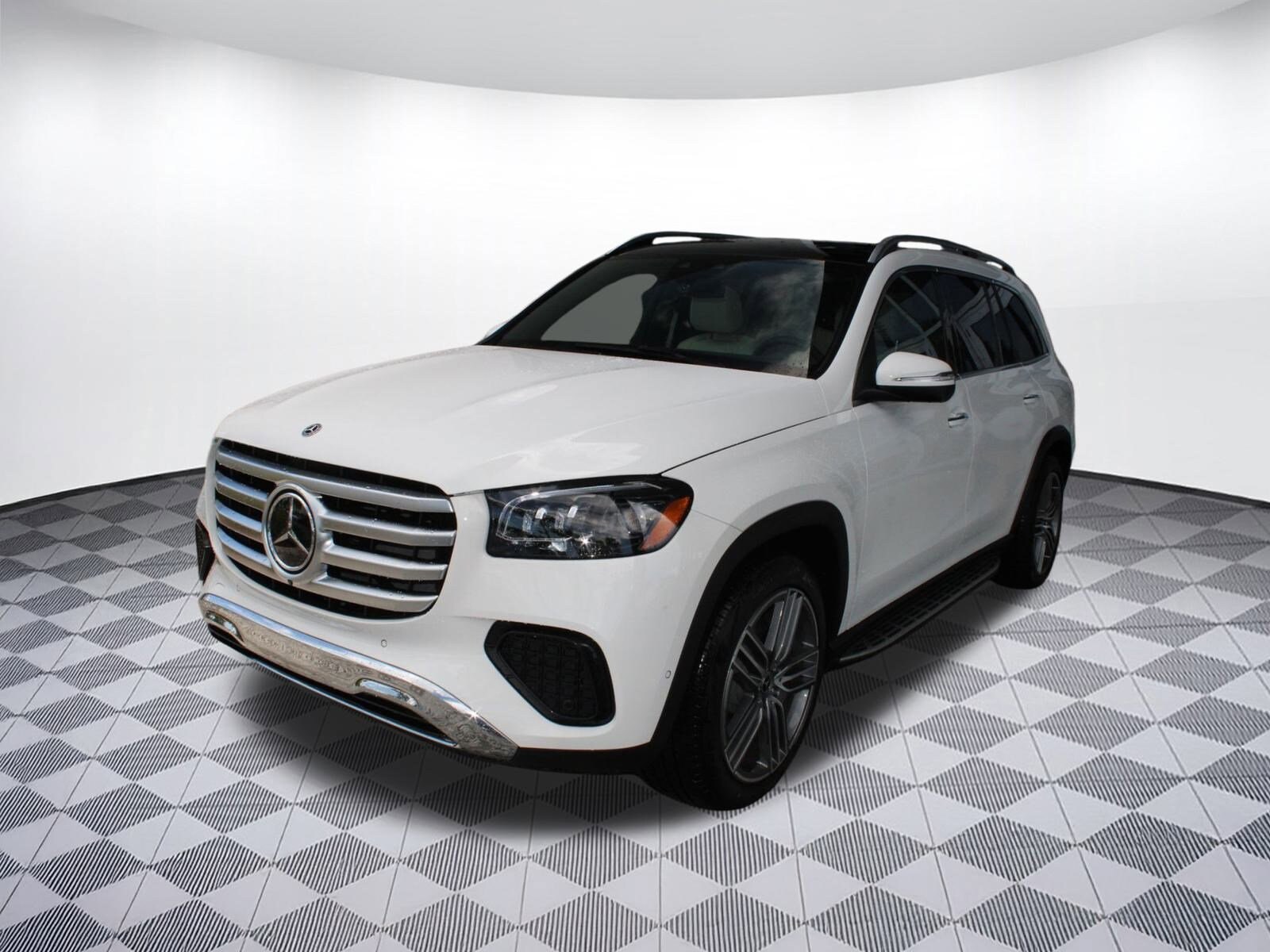 2025 Mercedes Benz GLS 450 4MATIC photo 2