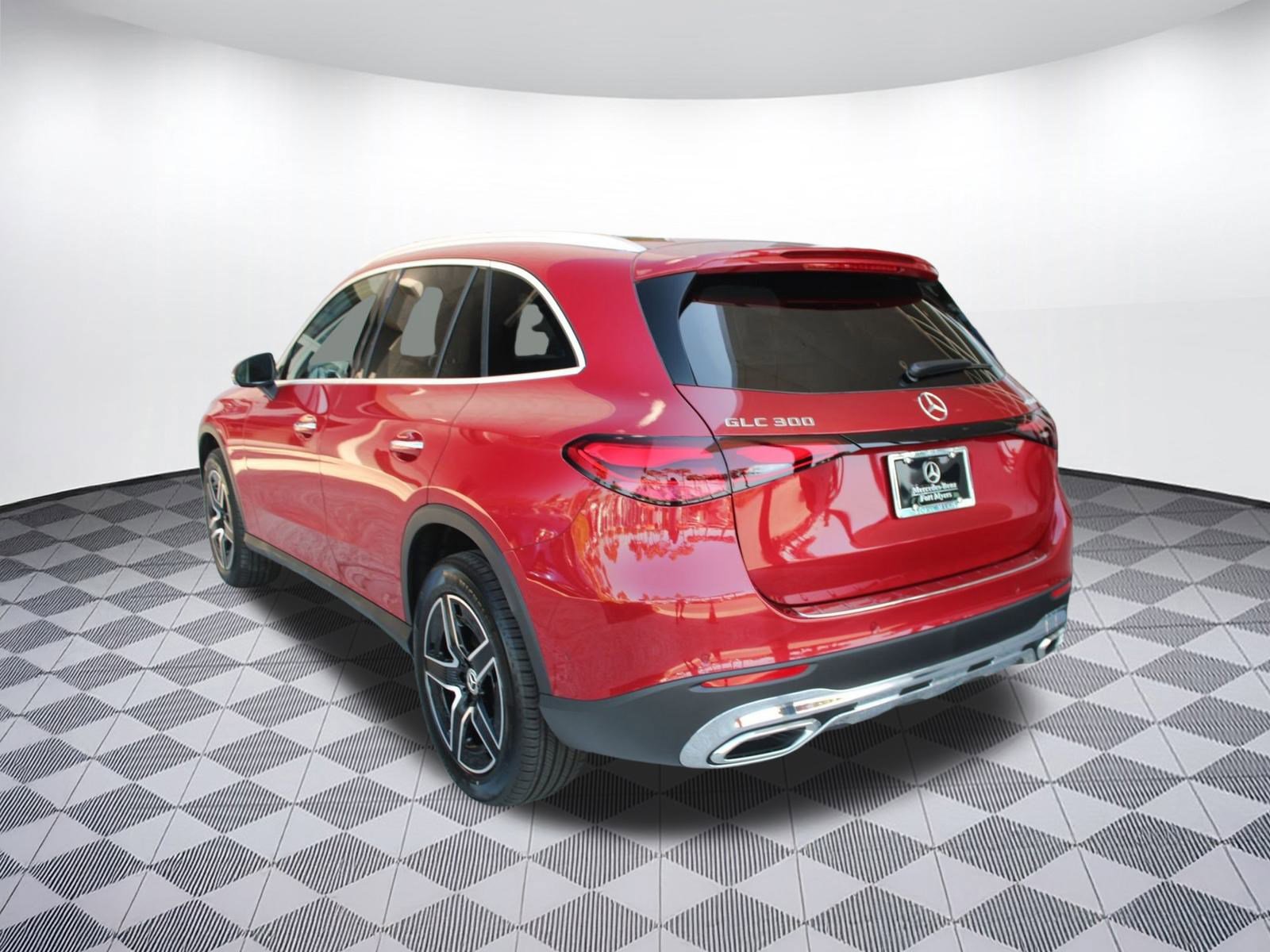 2026 Mercedes Benz GLC 300 4MATIC photo 3