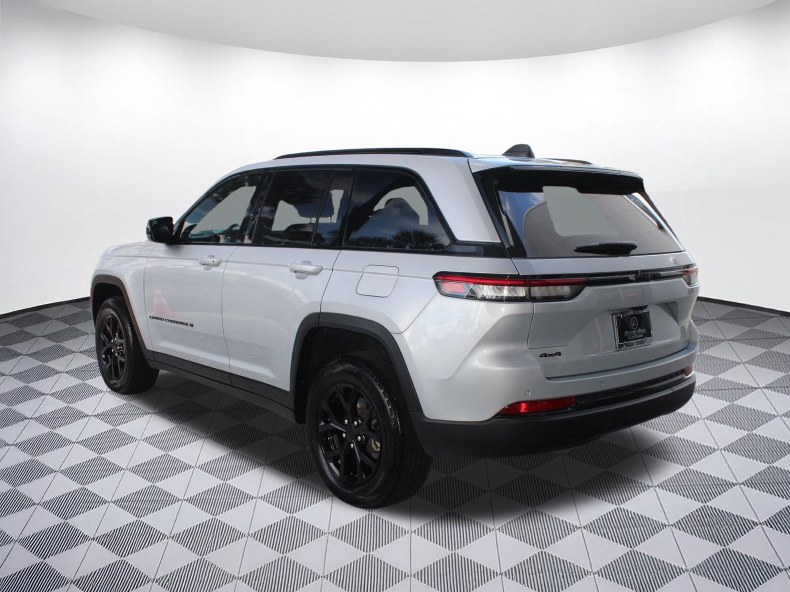 2024 Jeep Grand Cherokee Altitude X photo 3