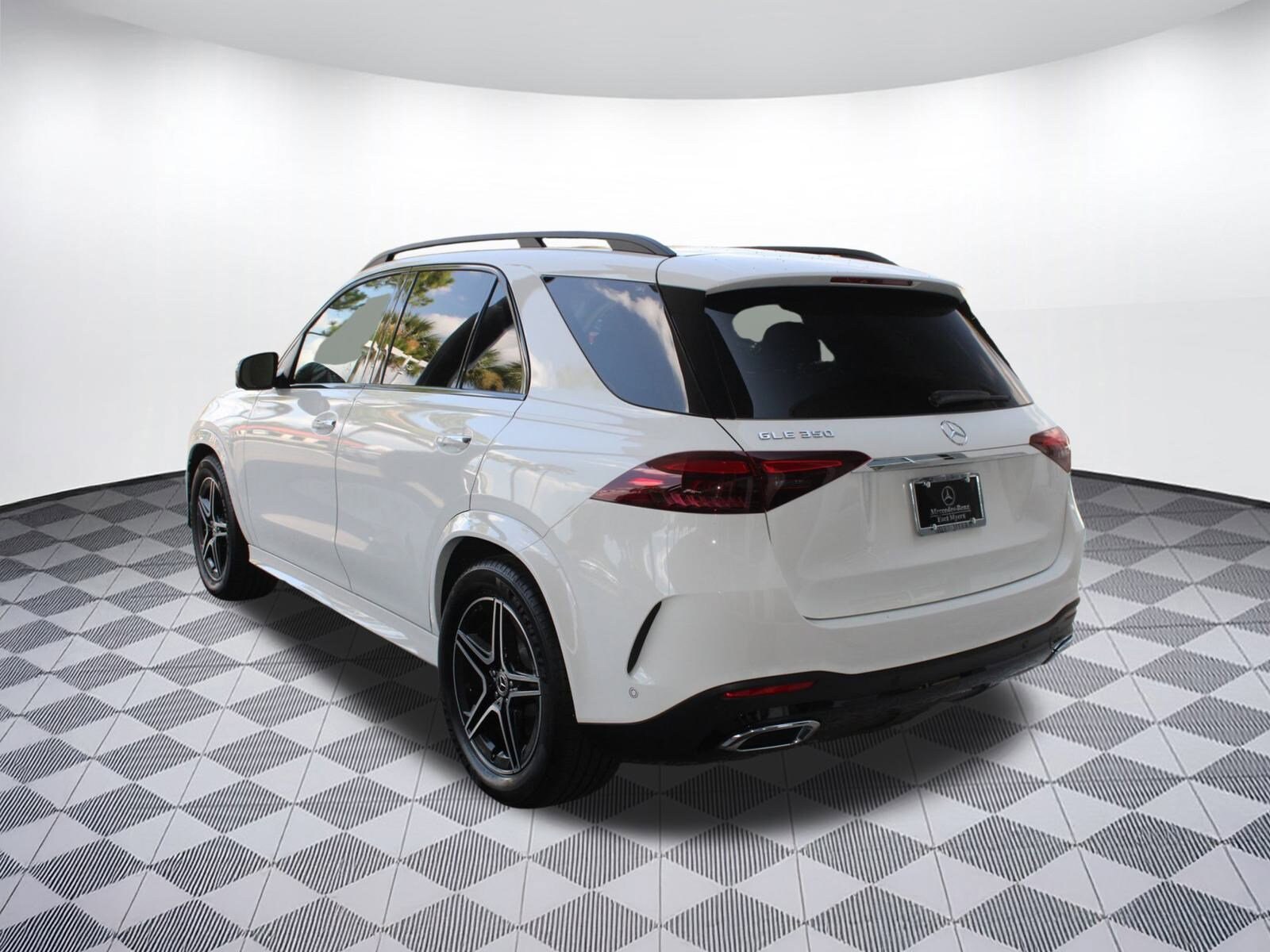 2025 Mercedes Benz GLE 350 photo 2