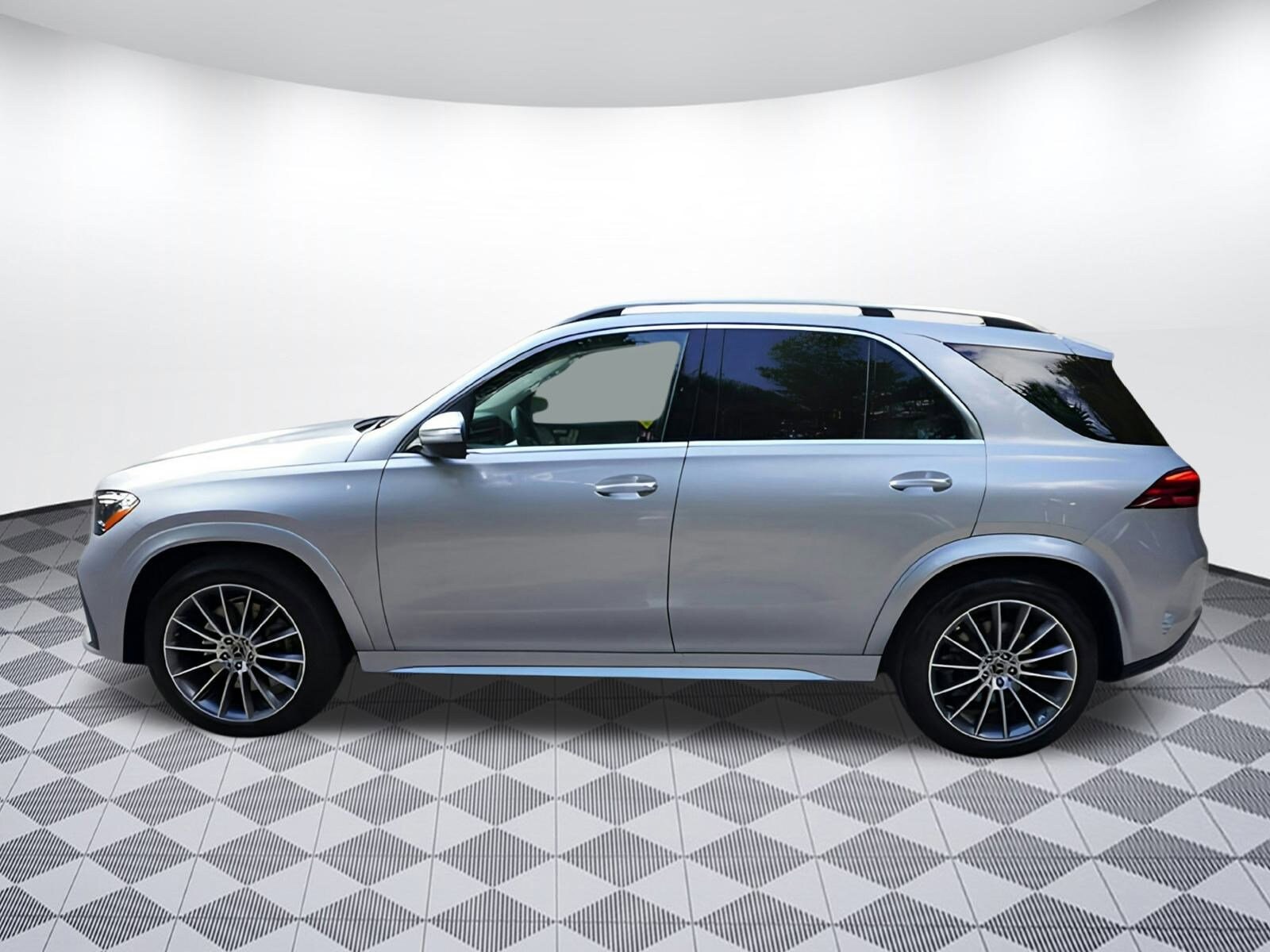 2025 Mercedes Benz GLE 350 photo 4