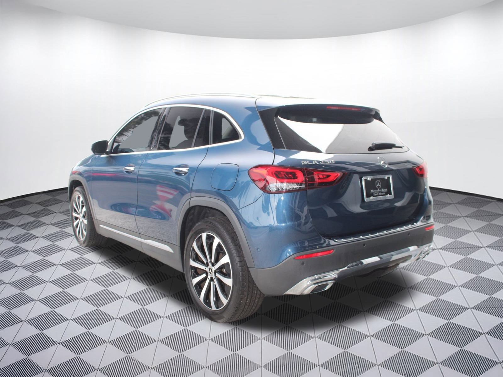2023 Mercedes Benz GLA 250 photo 3