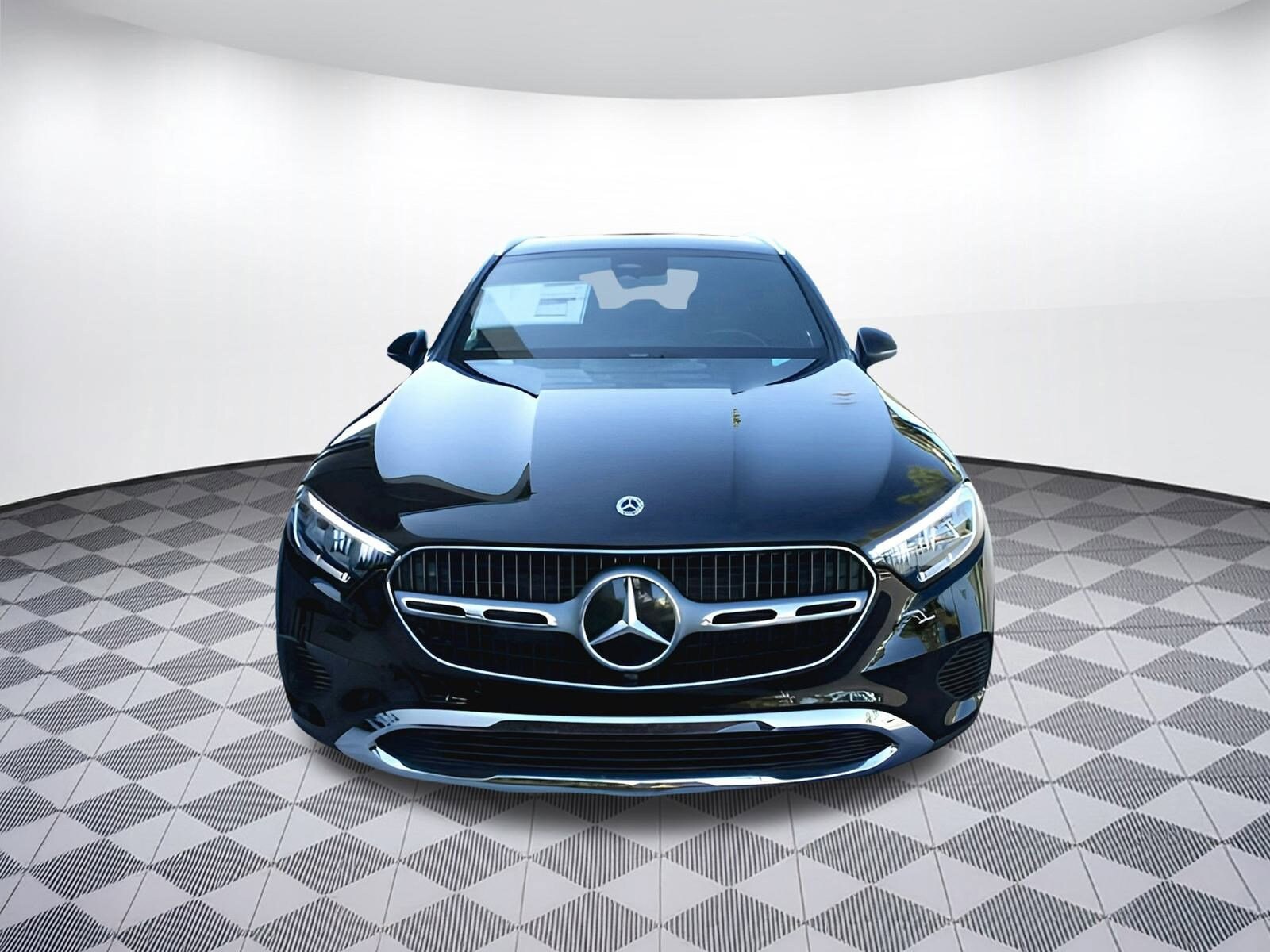 2025 Mercedes Benz GLC 300 4MATIC photo 4