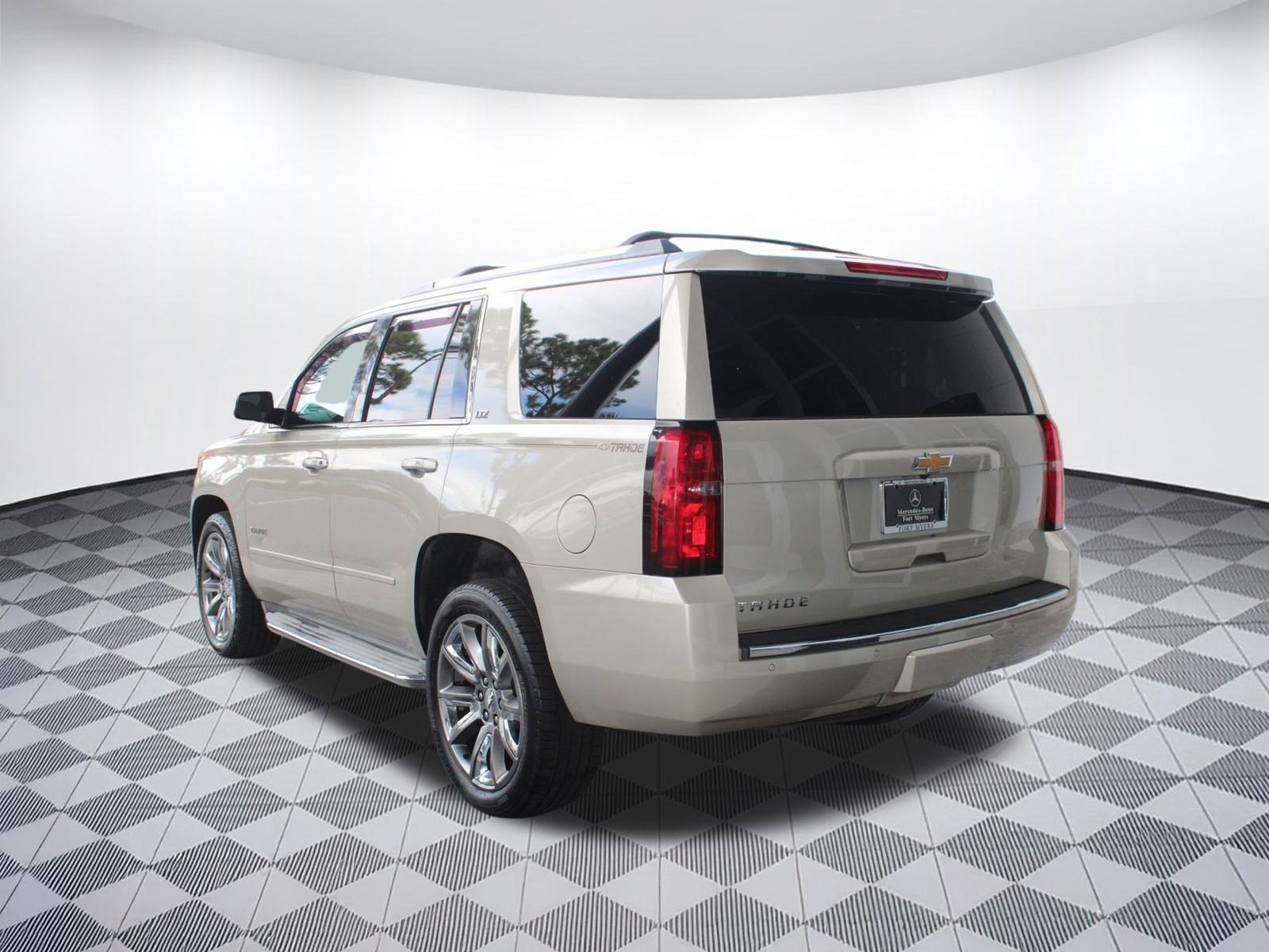 2015 Chevrolet Tahoe LTZ photo 3