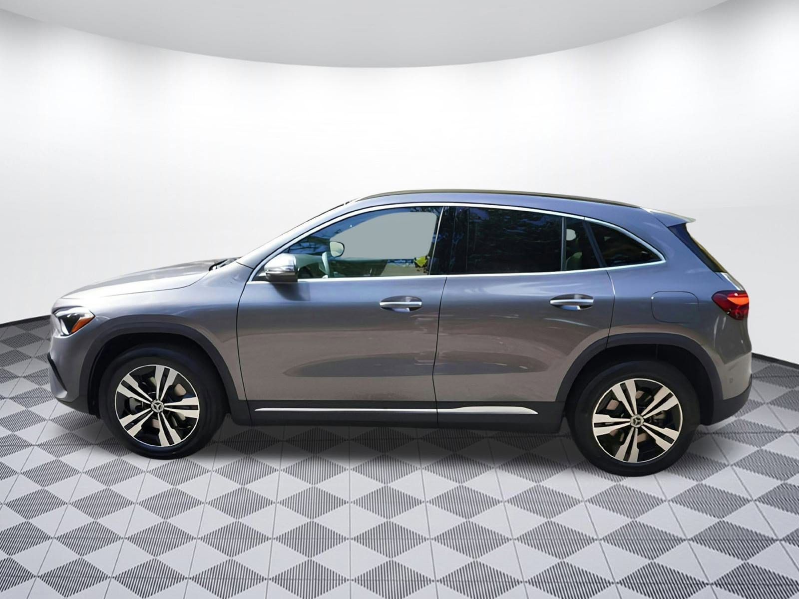 2025 Mercedes Benz GLA 250 photo 4