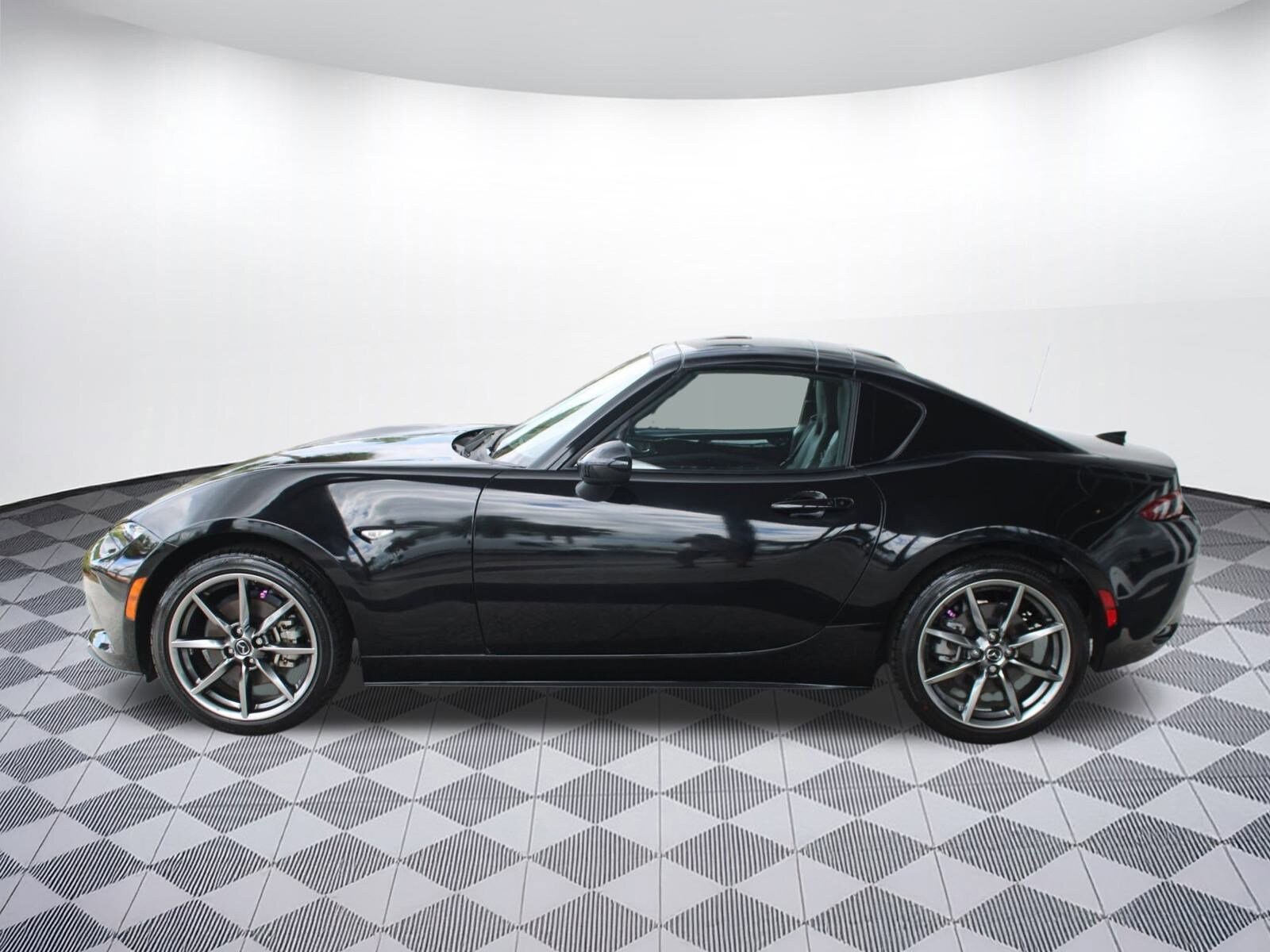 2023 Mazda MX-5 Miata Miata RF Grand Touring photo 2